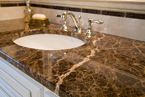 traditional-bathroom